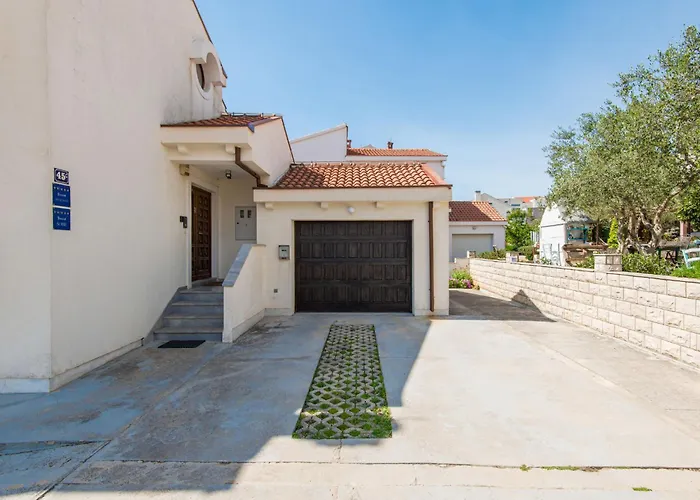 Apartment Maras-2 By Interhome Апартаменты Дикло